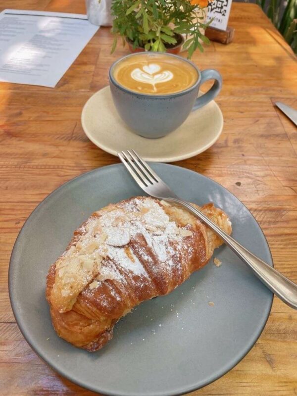croissant and coffee
