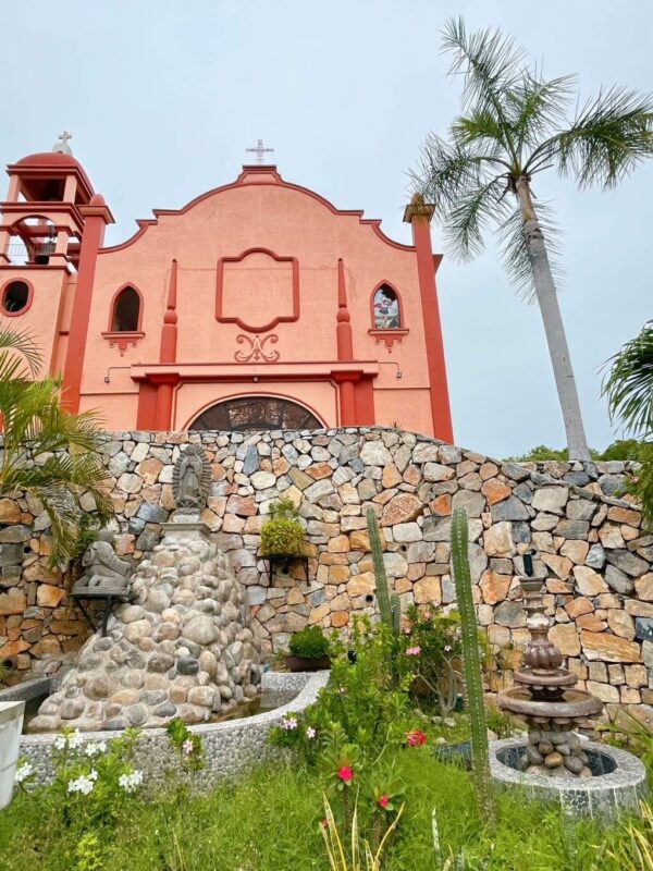 Iglesia de la Crucecita things to do huatulco oaxaca