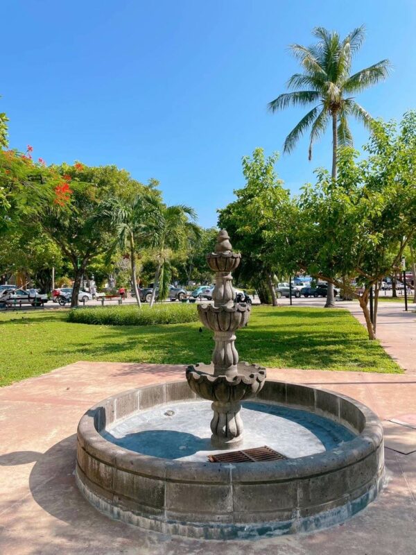 Fountain in Santa Cruz Huatulco 